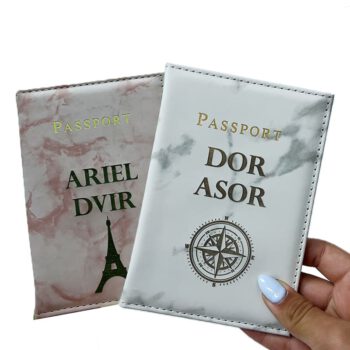 כיסוי לדרכון בעיצוב אישי סט לזוגות לבן וורוד שיש עם שמות